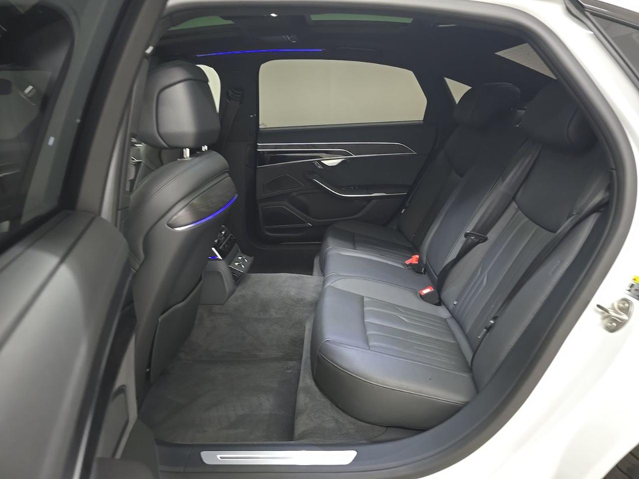Audi A8  2025