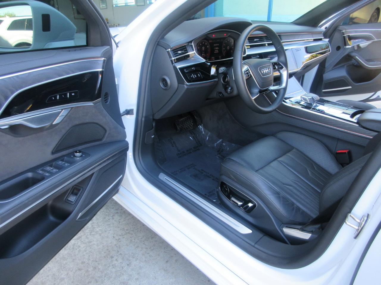 Audi A8 L  2025