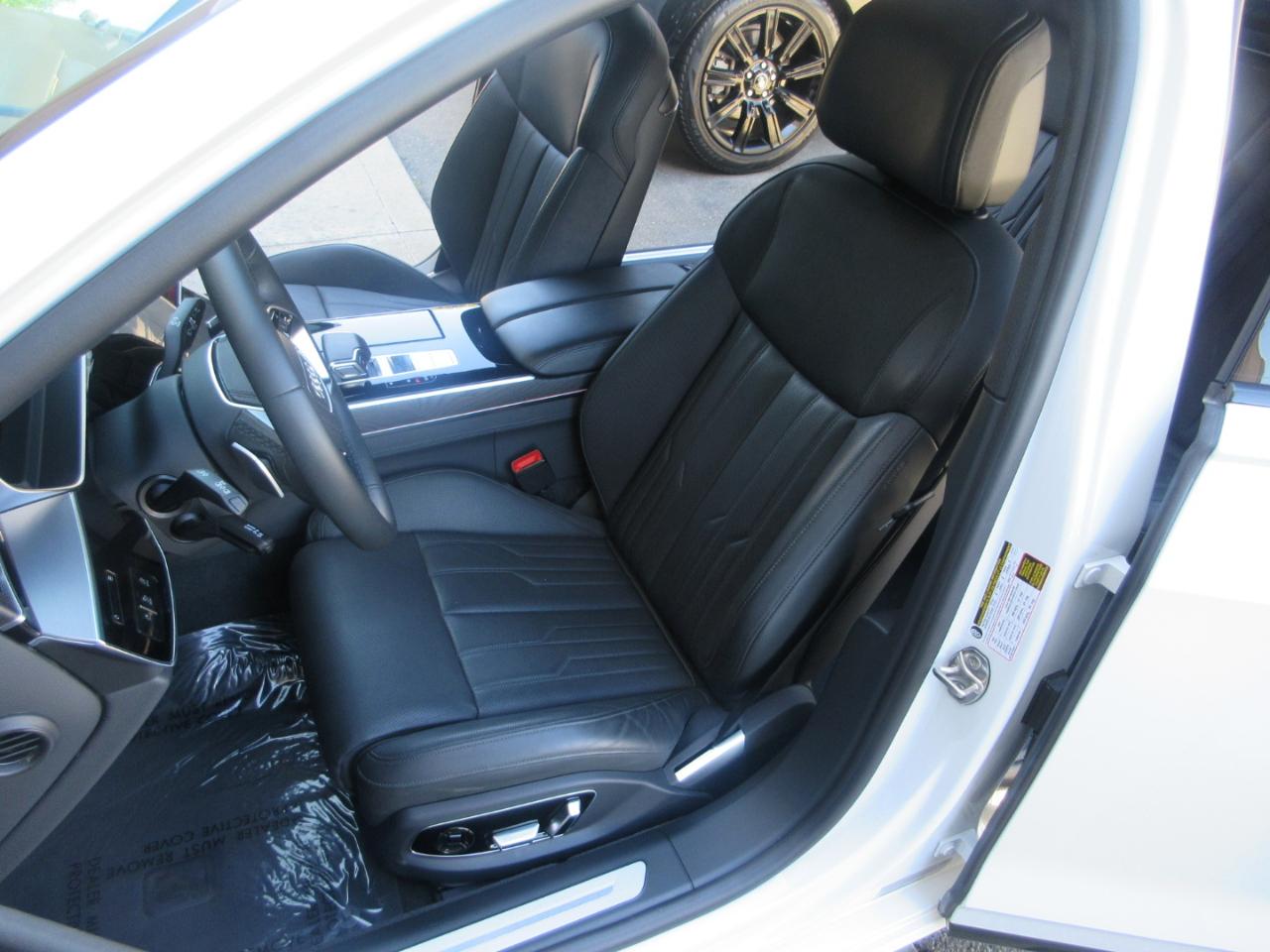 Audi A8 L  2025