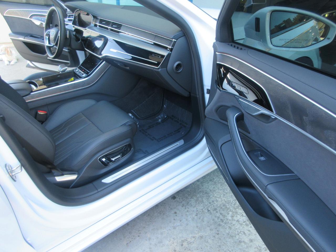 Audi A8 L  2025
