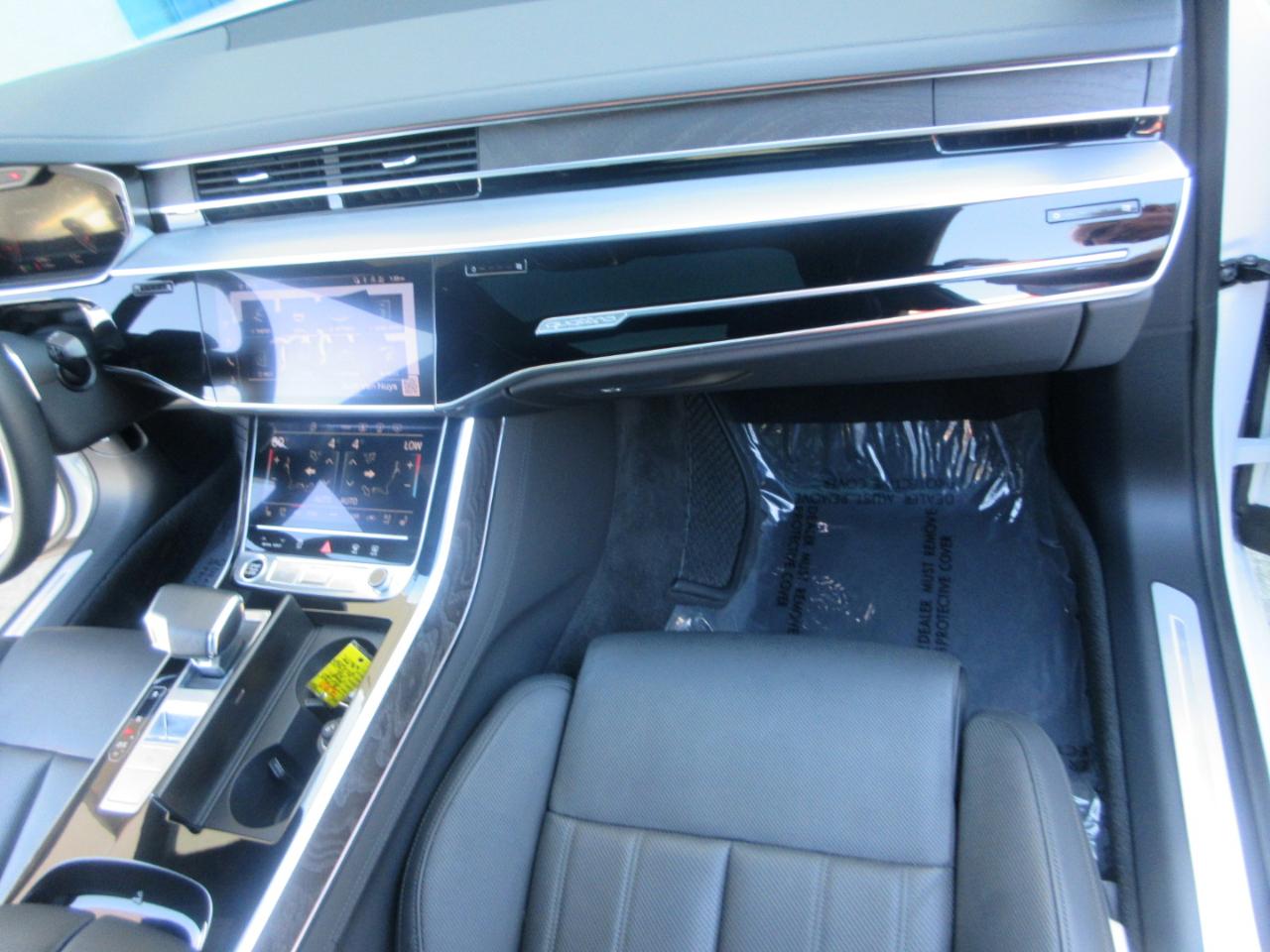 Audi A8 L  2025