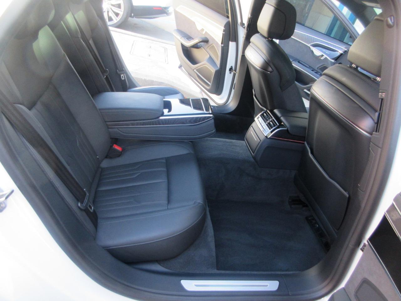 Audi A8 L  2025