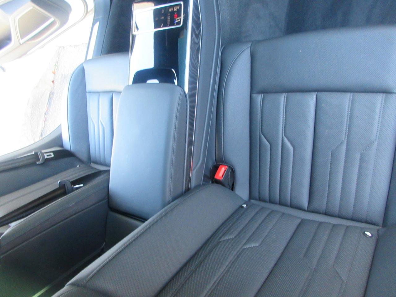 Audi A8 L  2025