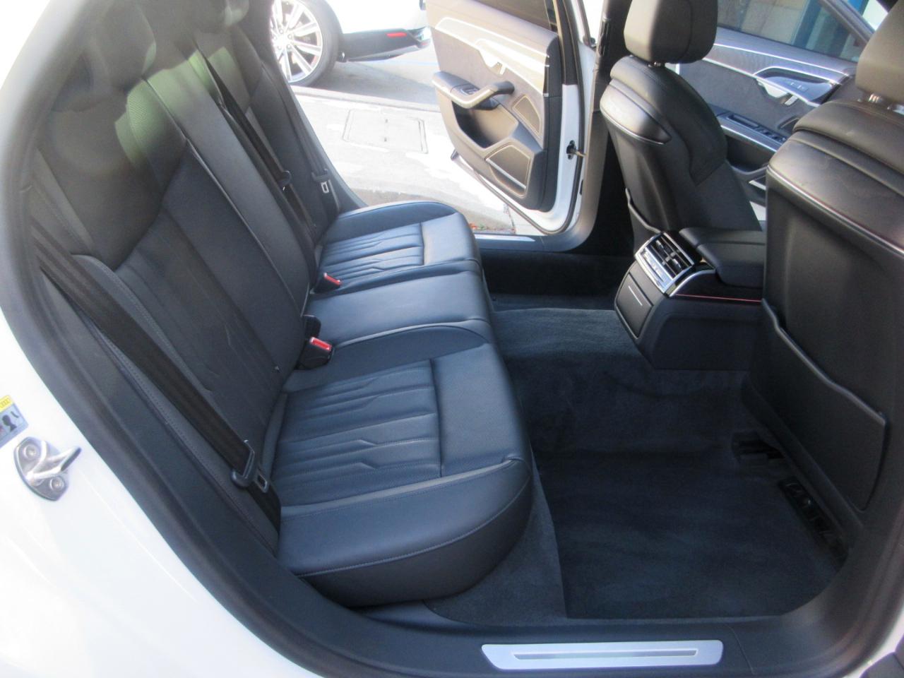 Audi A8 L  2025