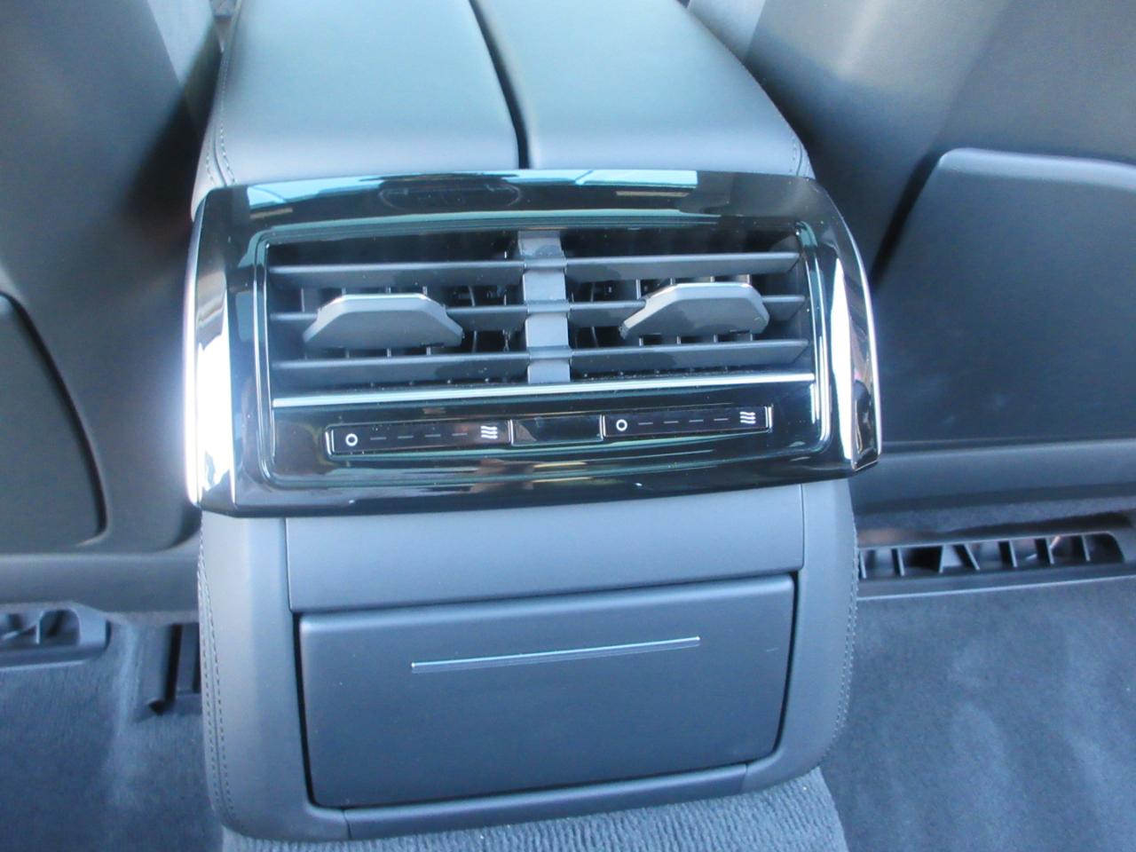 Audi A8 L  2025