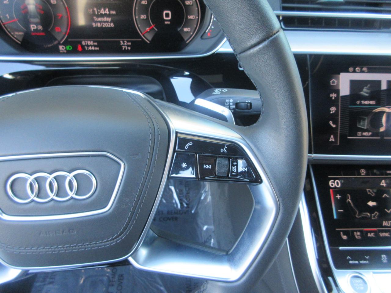 Audi A8 L  2025