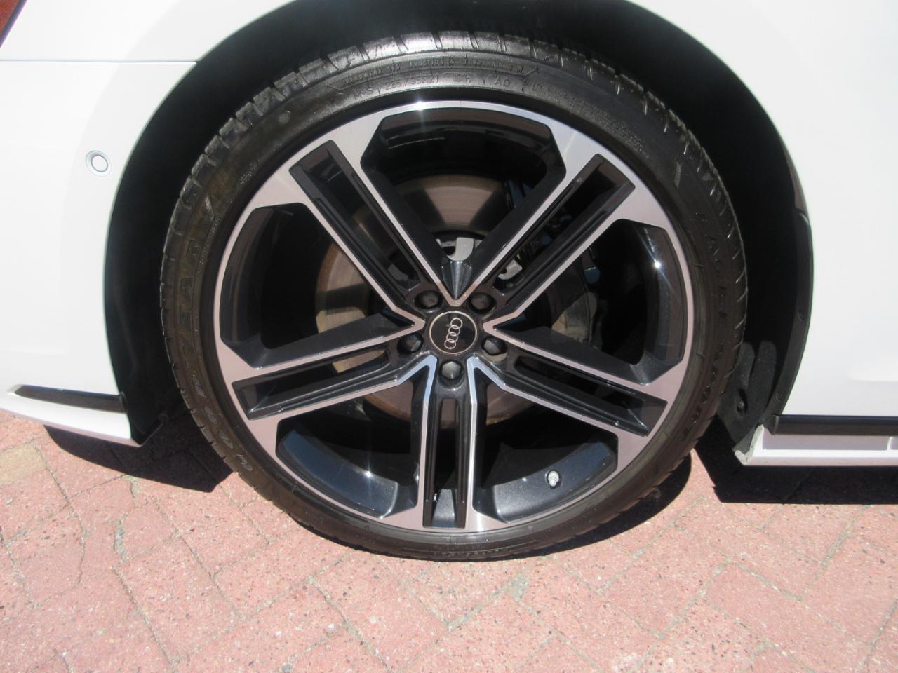 Audi A8 L  2025