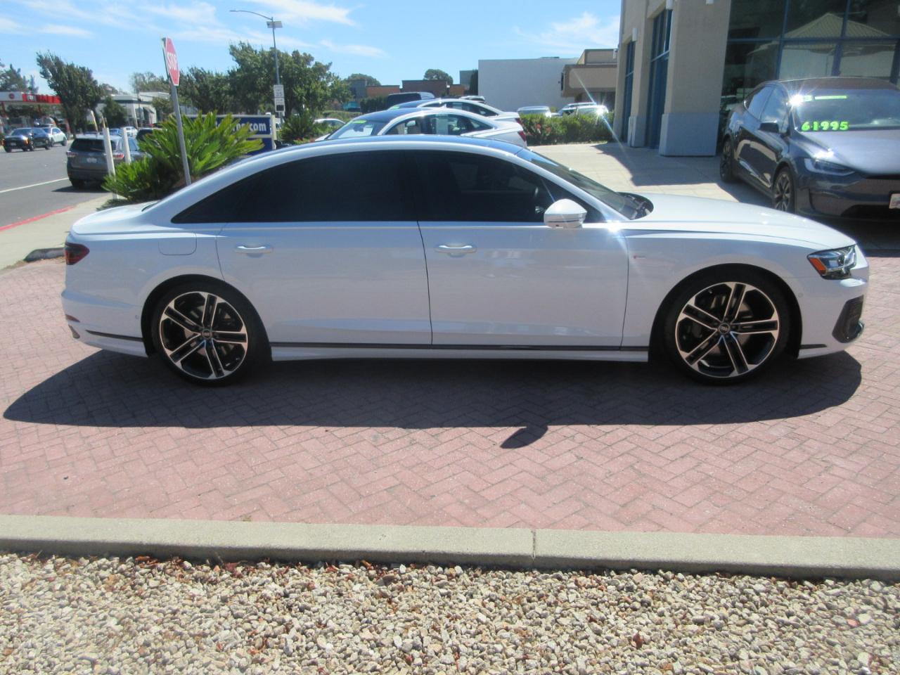 Audi A8 L  2025
