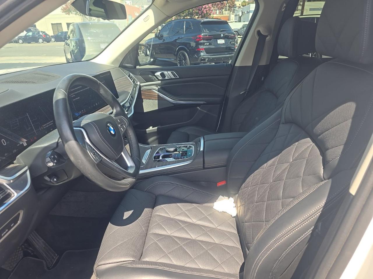 BMW X7  2025