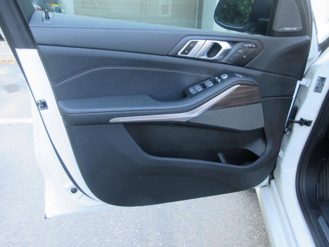 BMW X7  2025