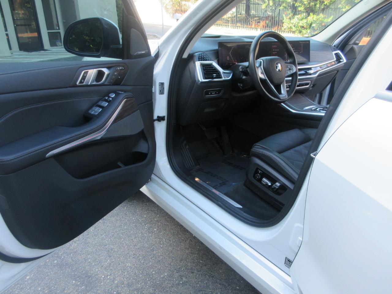 BMW X7  2025