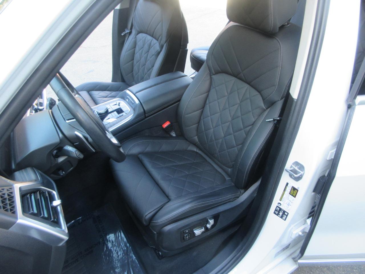 BMW X7  2025