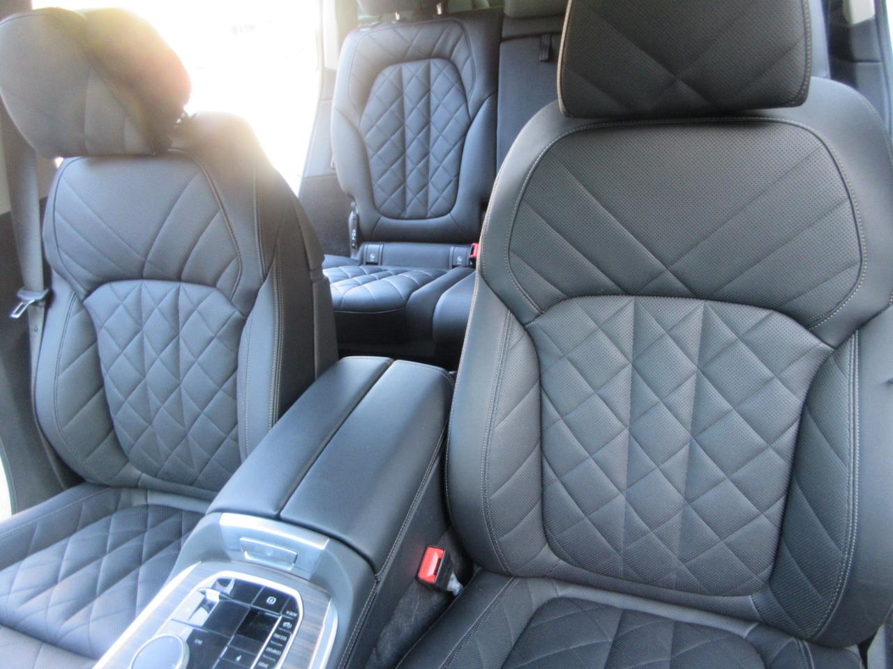 BMW X7  2025