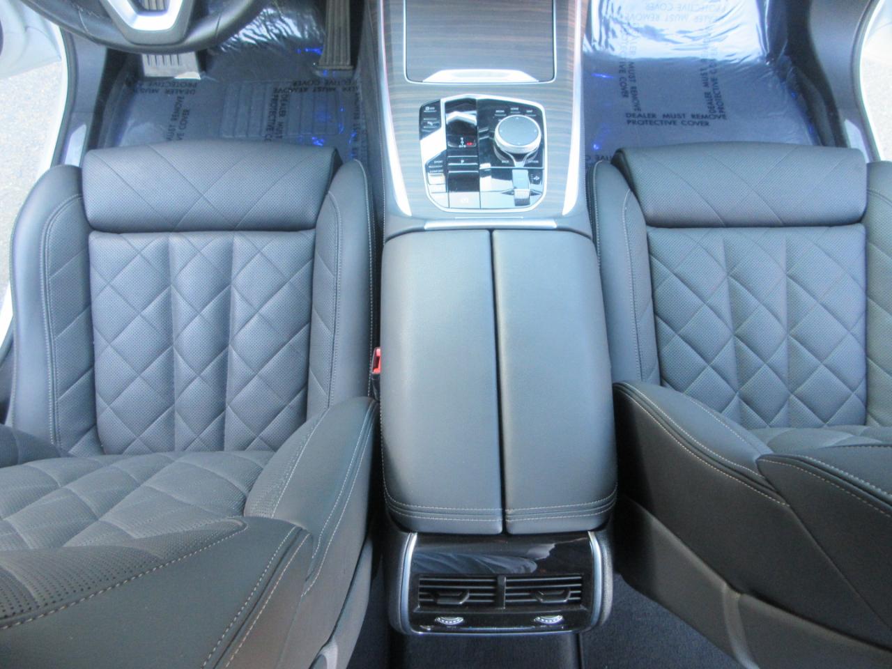 BMW X7  2025