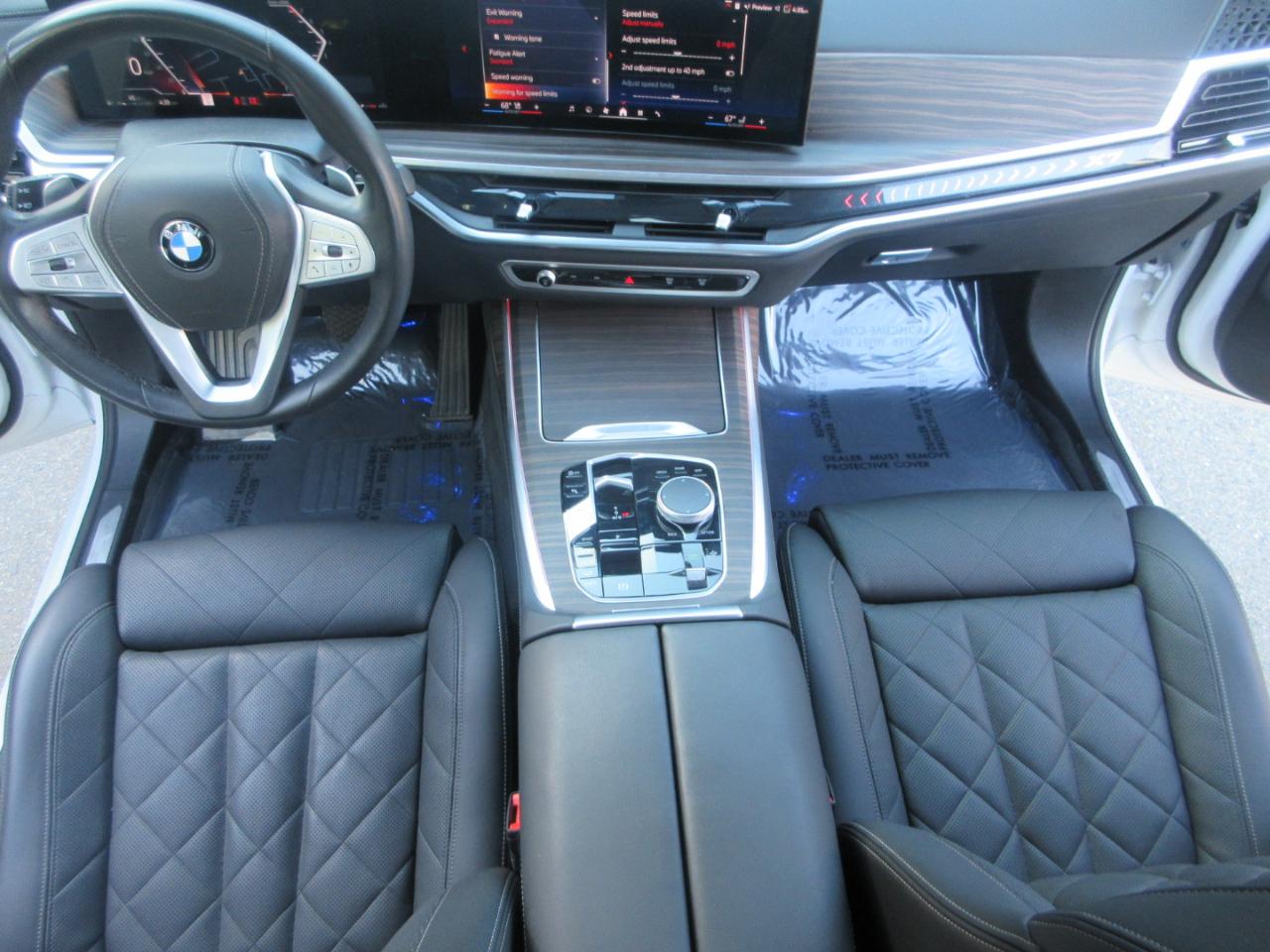 BMW X7  2025