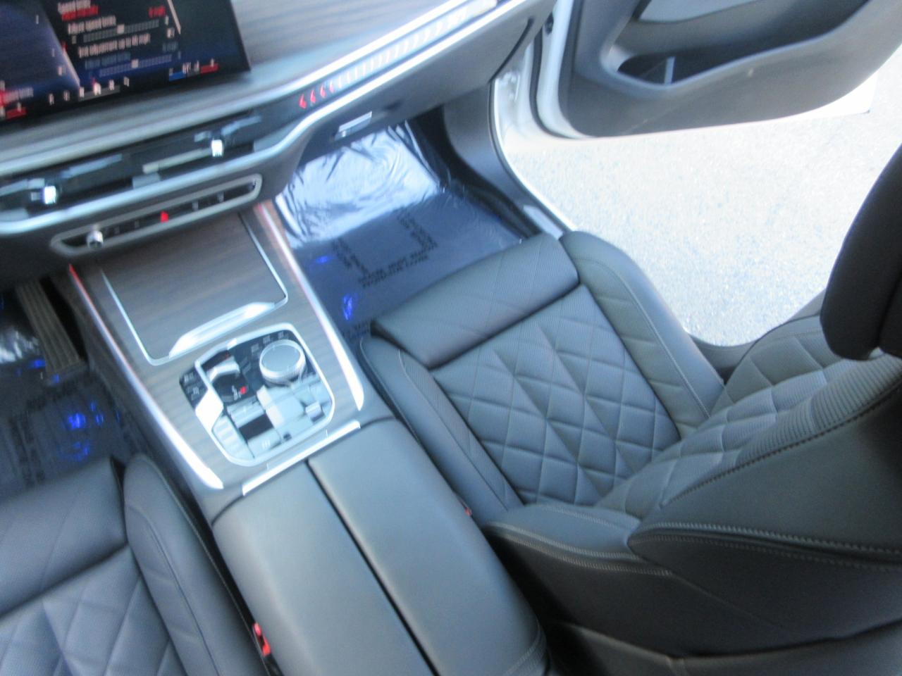 BMW X7  2025