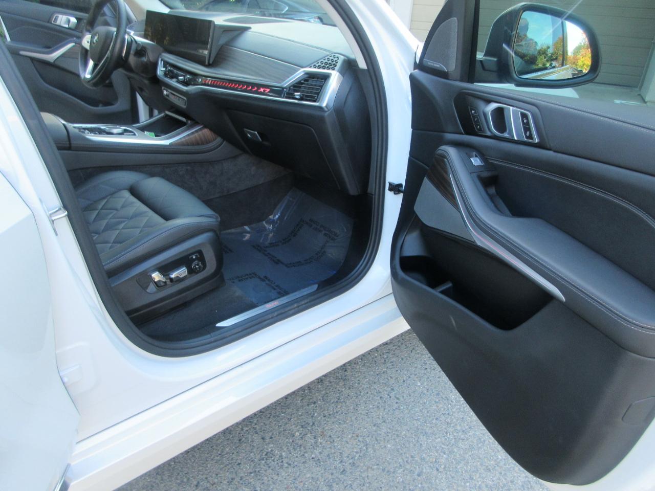 BMW X7  2025