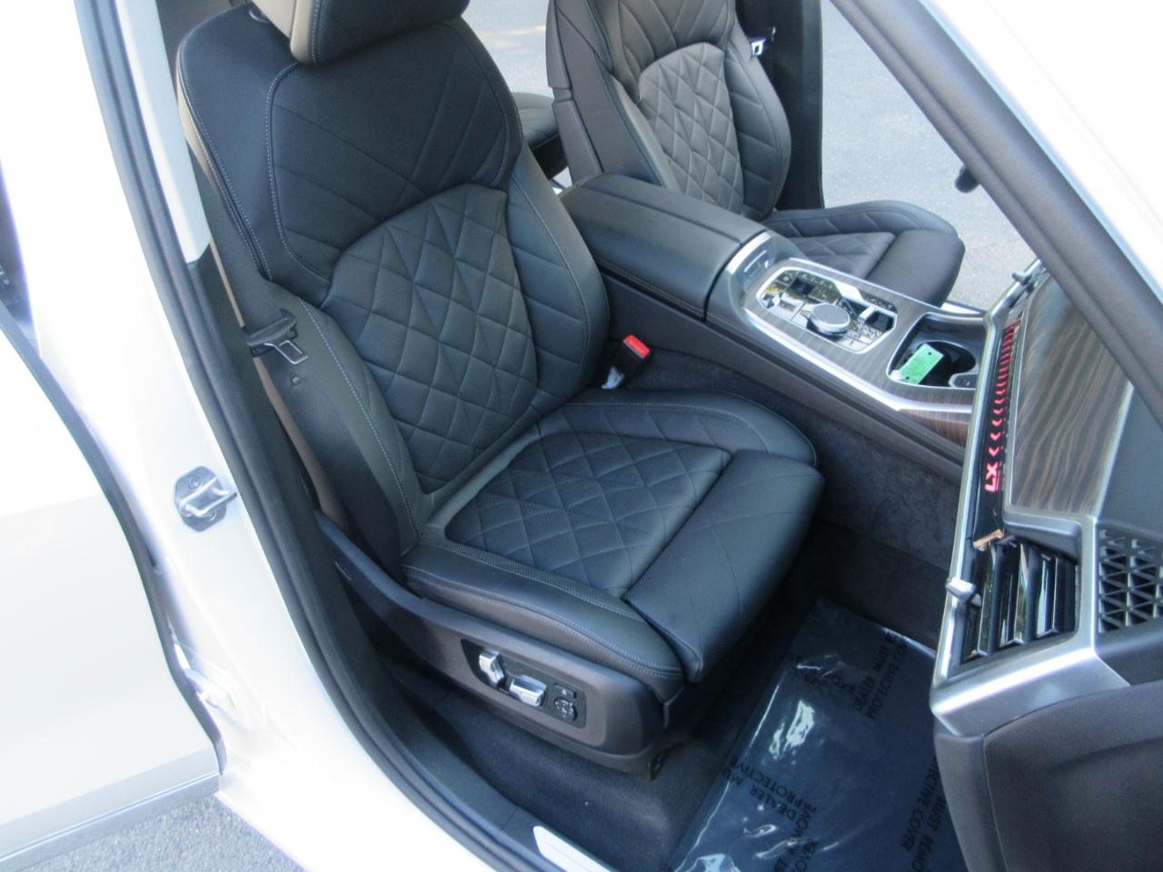 BMW X7  2025