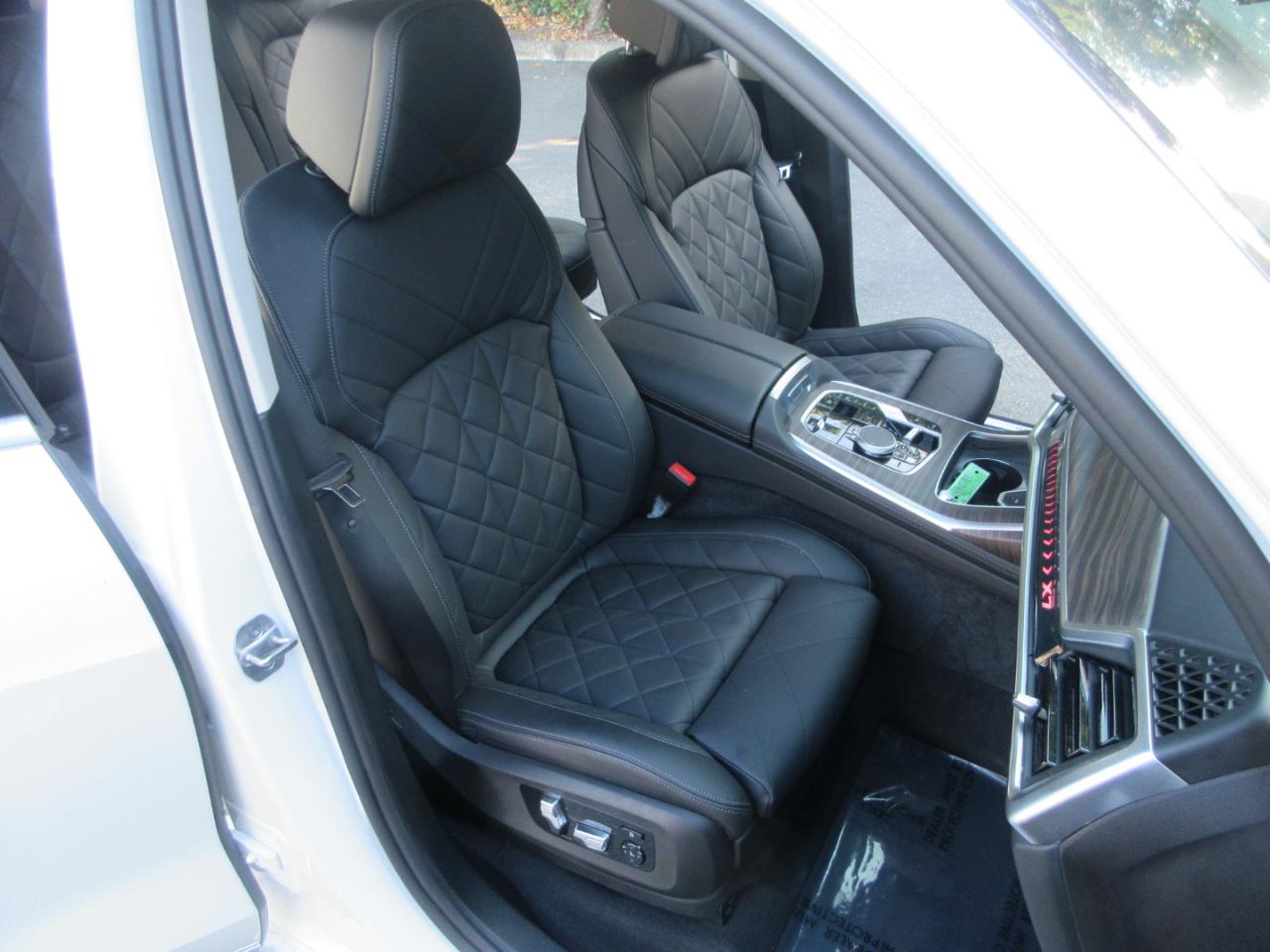 BMW X7  2025
