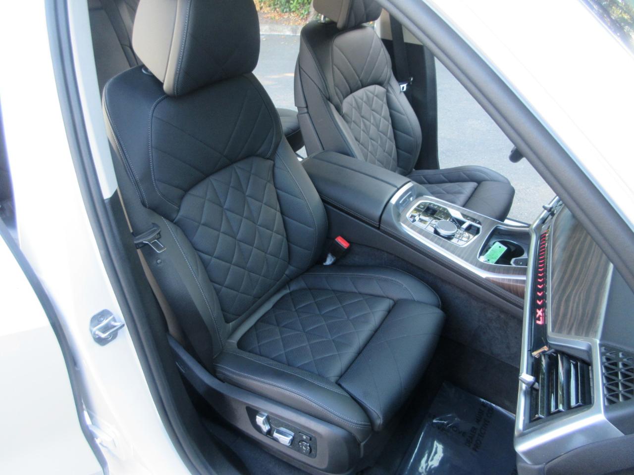 BMW X7  2025