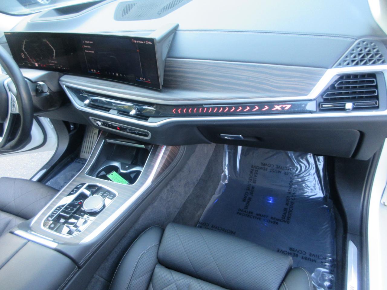 BMW X7  2025