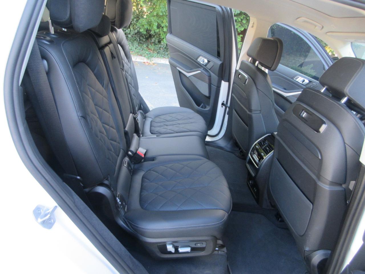 BMW X7  2025