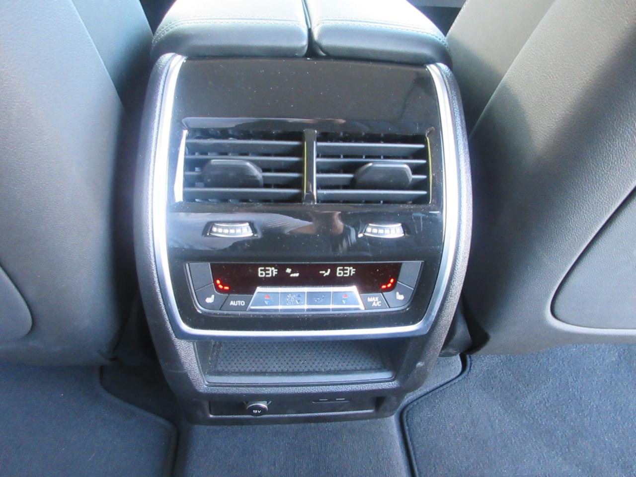 BMW X7  2025