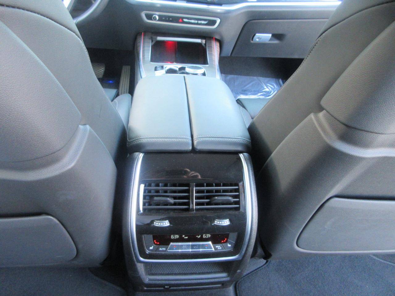 BMW X7  2025