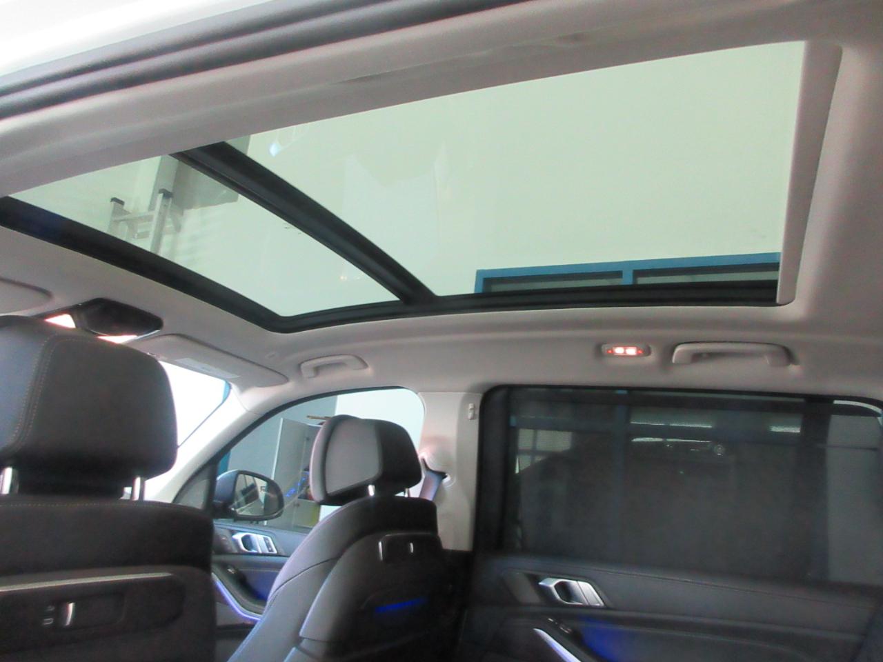 BMW X7  2025