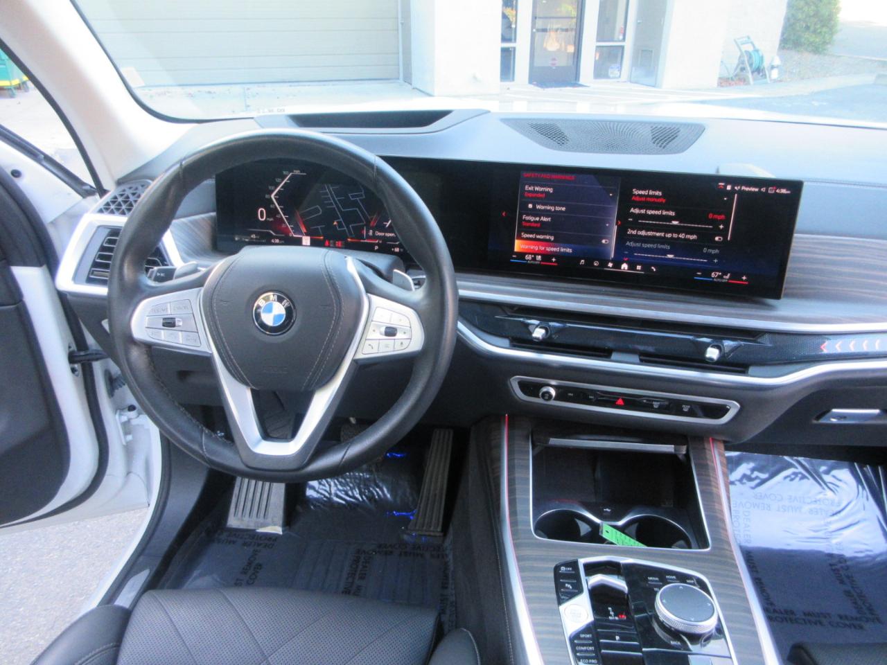 BMW X7  2025