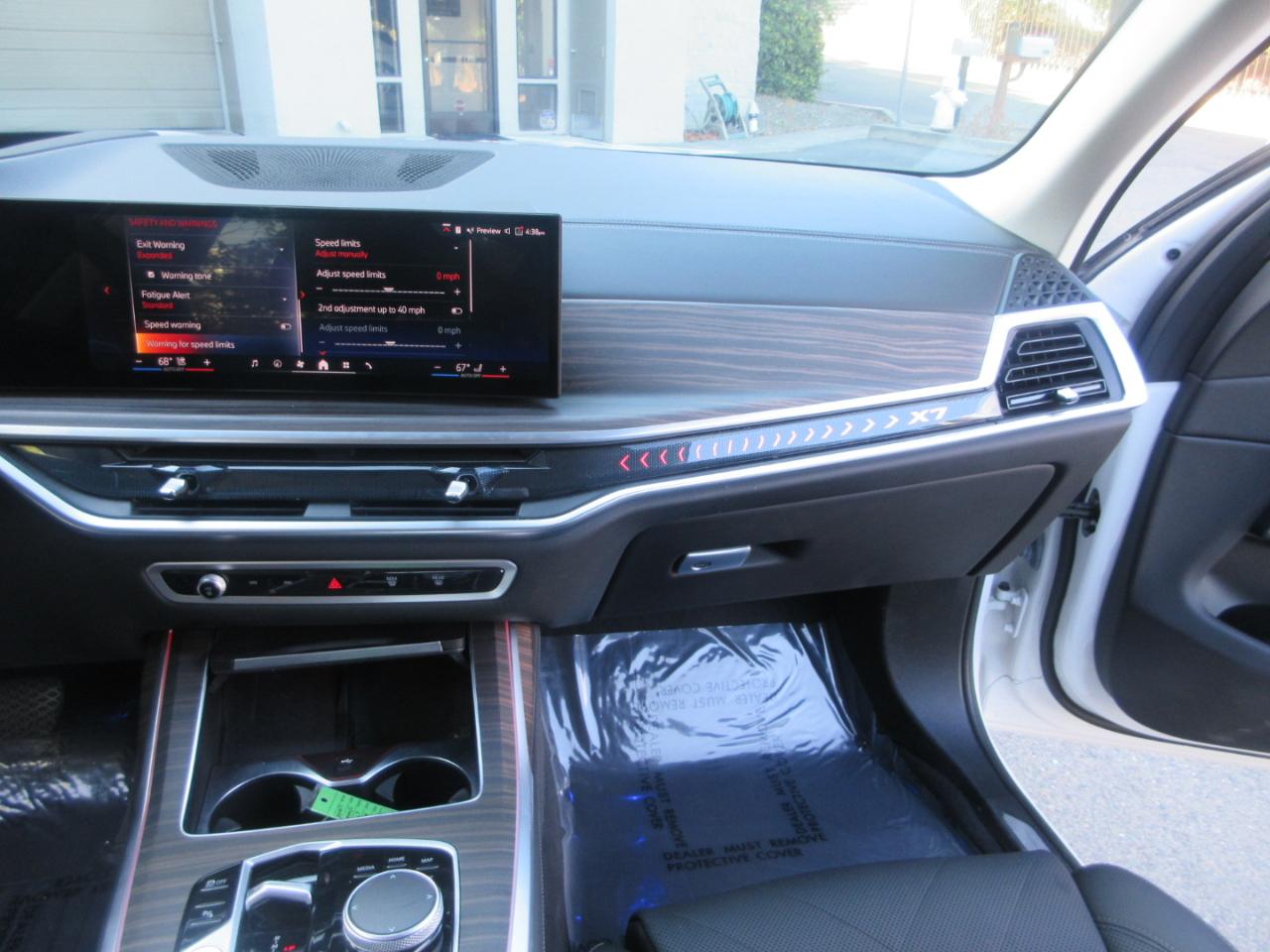 BMW X7  2025