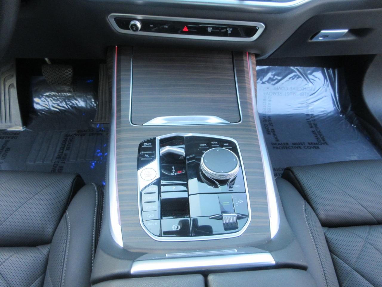 BMW X7  2025