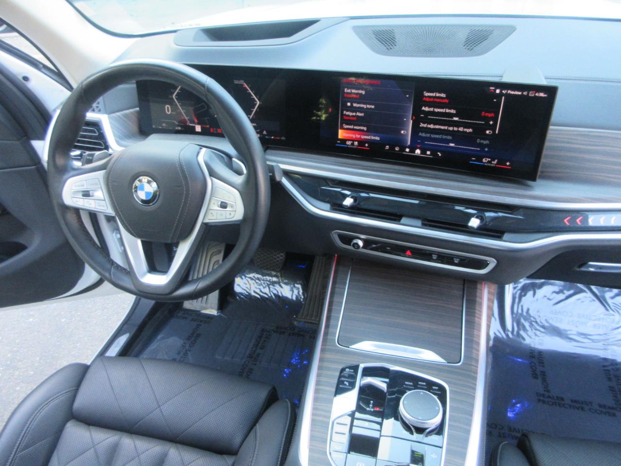 BMW X7  2025