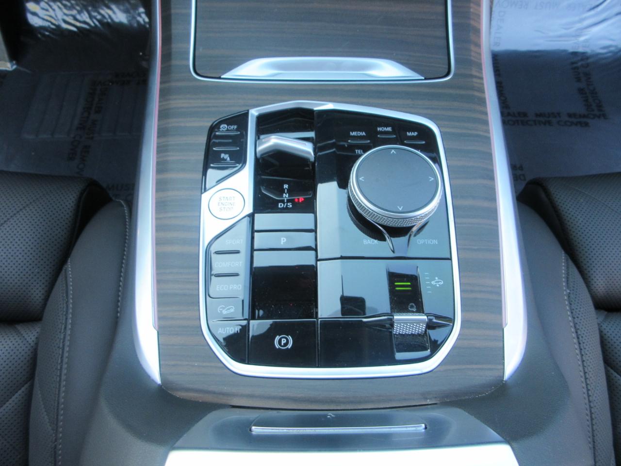 BMW X7  2025