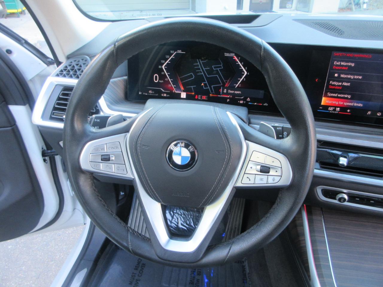 BMW X7  2025
