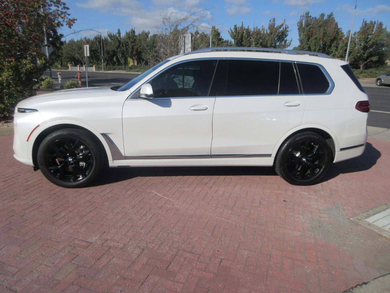 BMW X7  2025