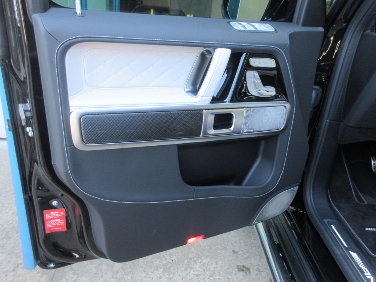 Mercedes-Benz G63  2027
