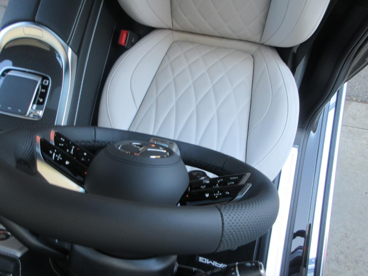 Mercedes-Benz G63  2027