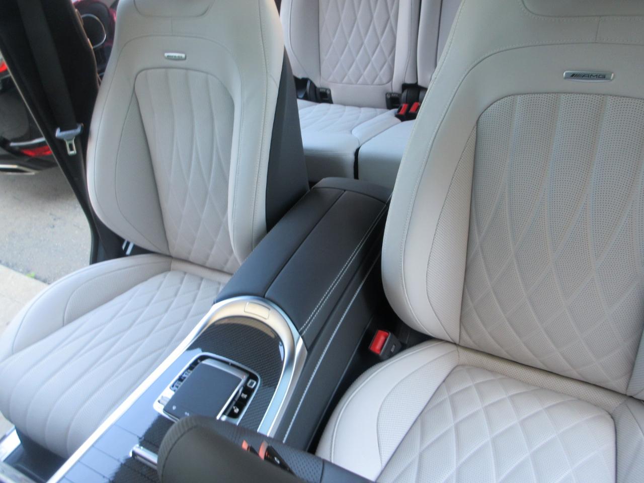Mercedes-Benz G63  2027