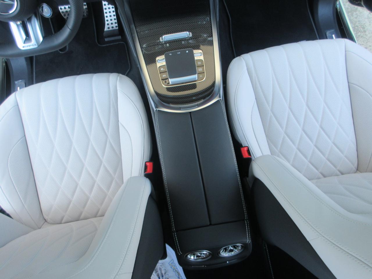 Mercedes-Benz G63  2027
