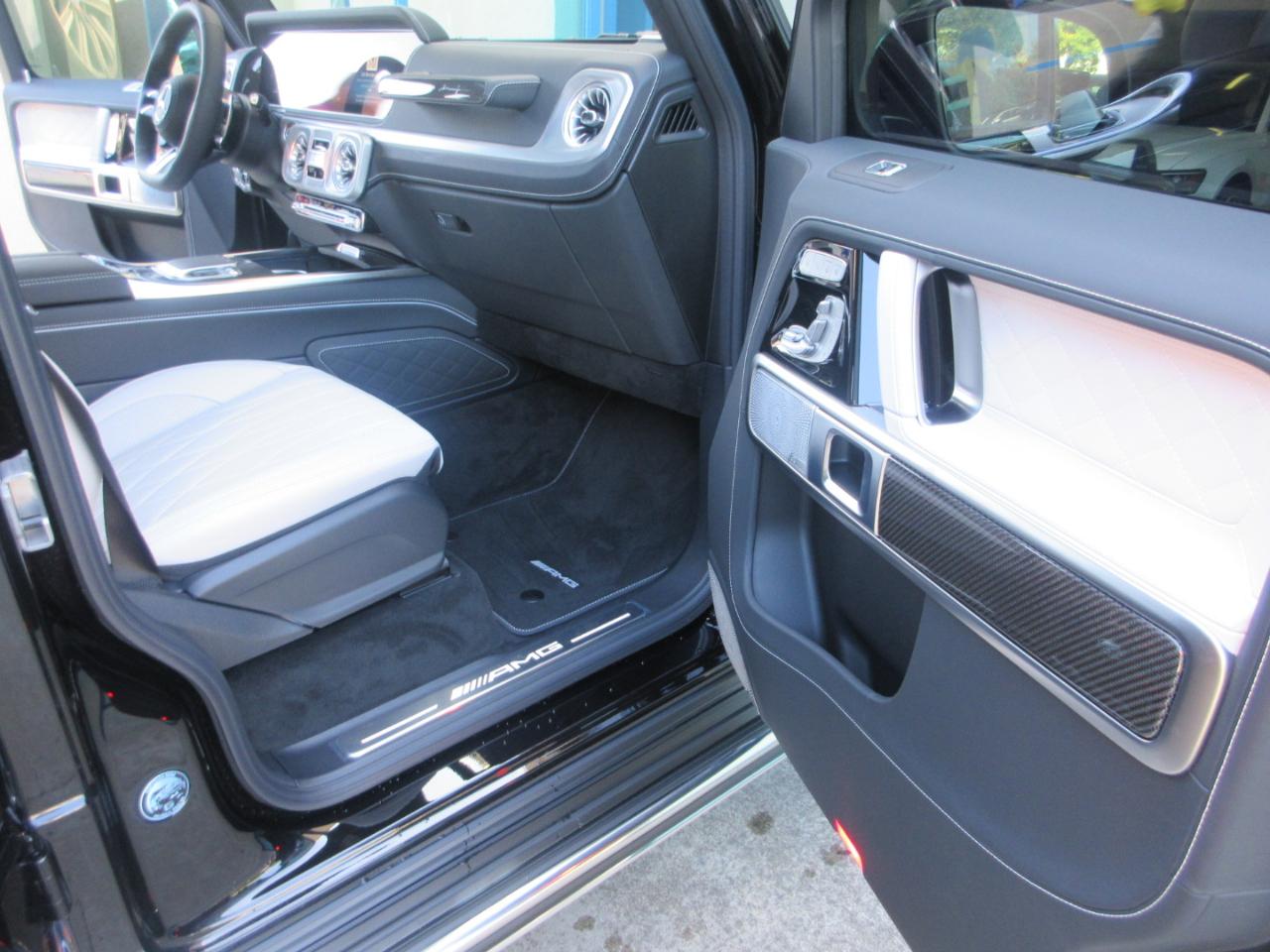 Mercedes-Benz G63  2027