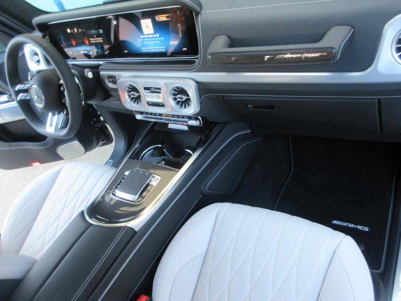 Mercedes-Benz G63  2027