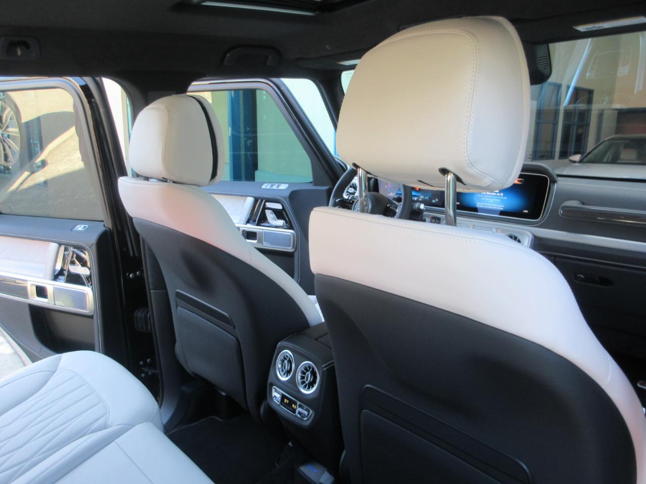 Mercedes-Benz G63  2027