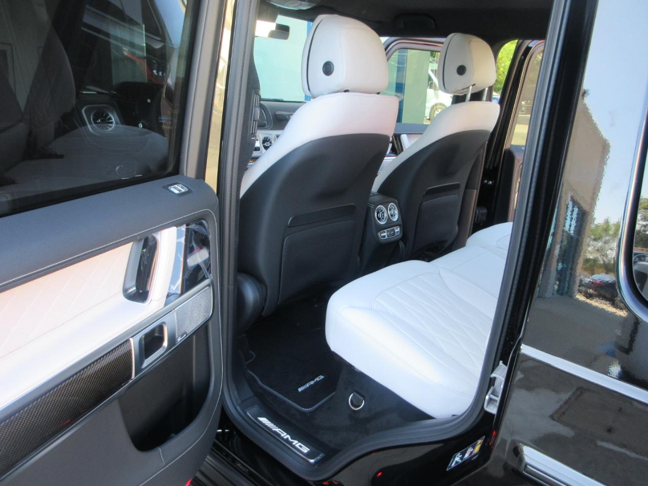 Mercedes-Benz G63  2027