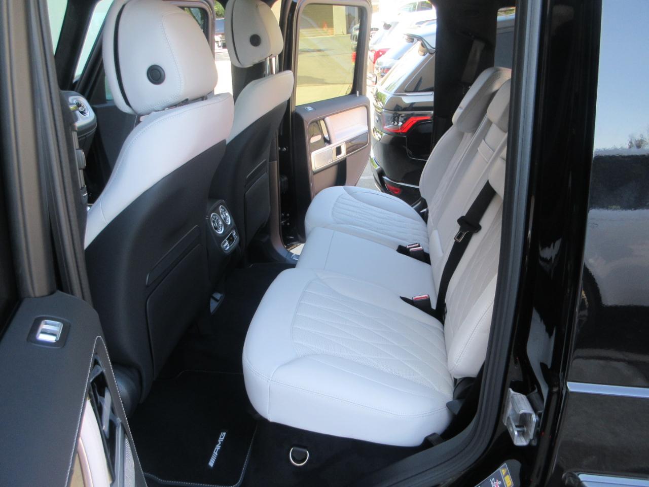 Mercedes-Benz G63  2027