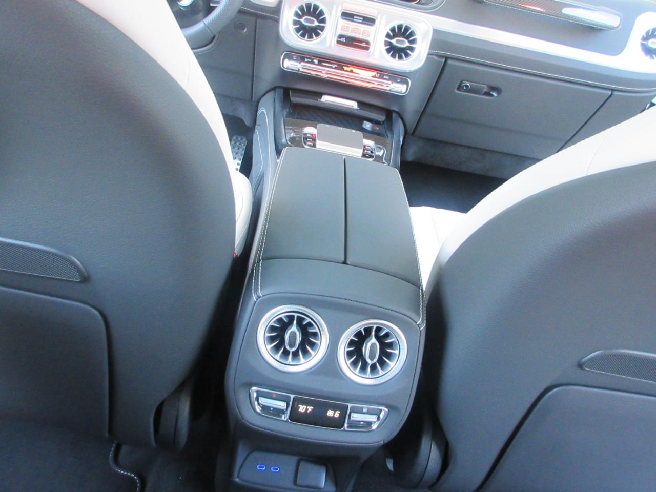 Mercedes-Benz G63  2027