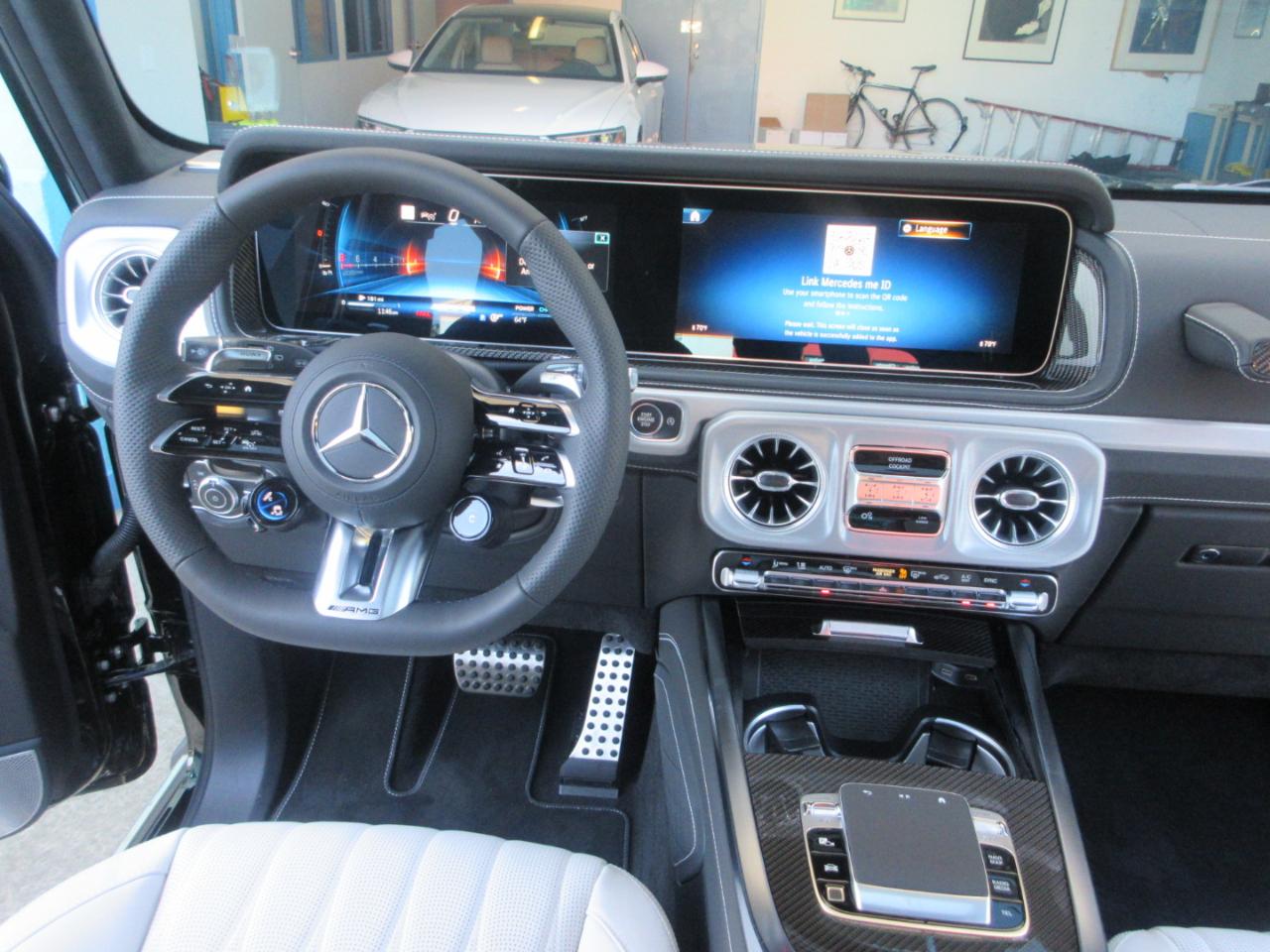 Mercedes-Benz G63  2027