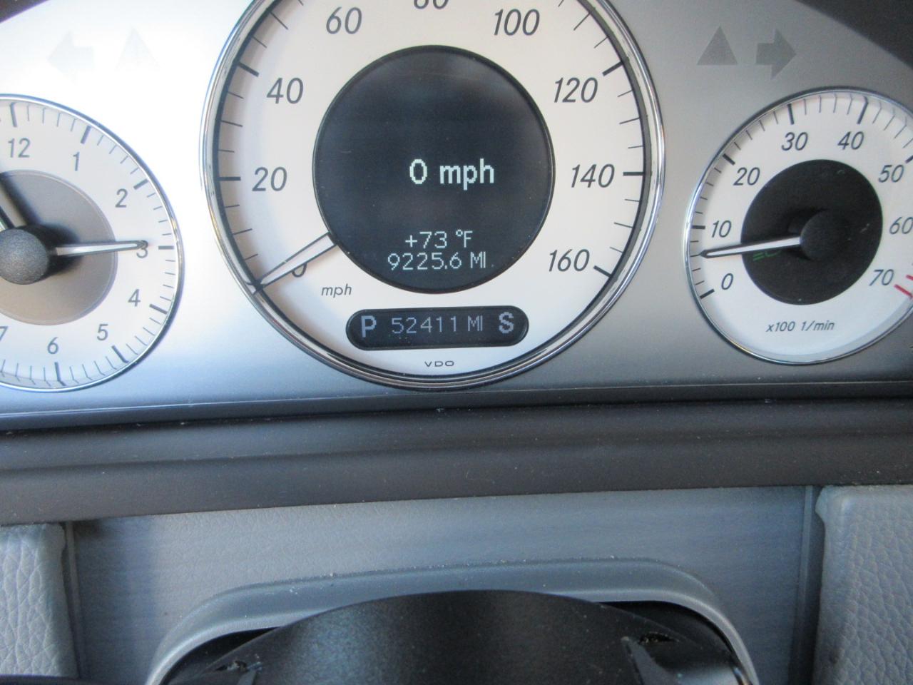 Mercedes-Benz CLK-Class 2dr Cabriolet 5.0L 2006