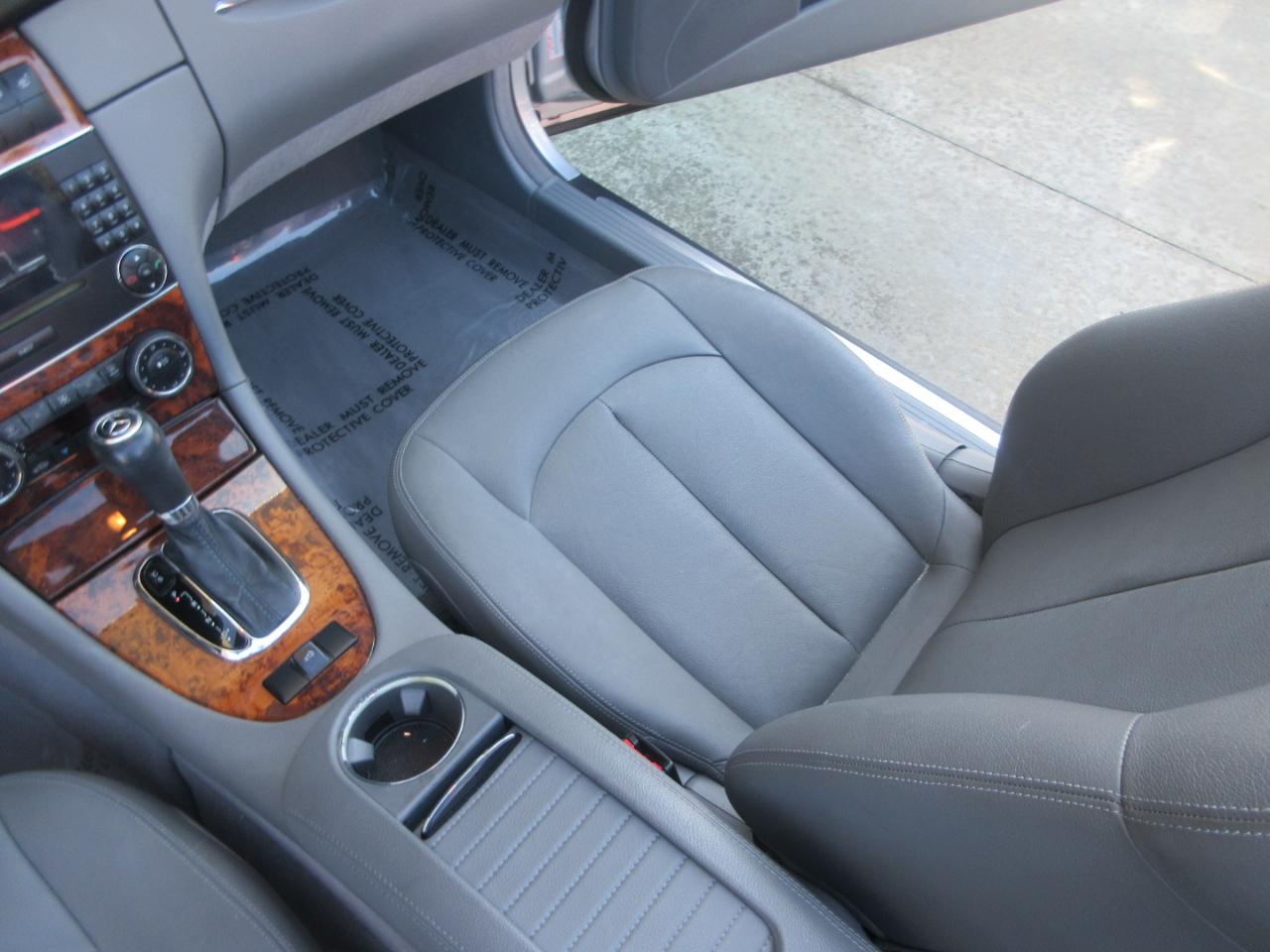Mercedes-Benz CLK-Class 2dr Cabriolet 5.0L 2006