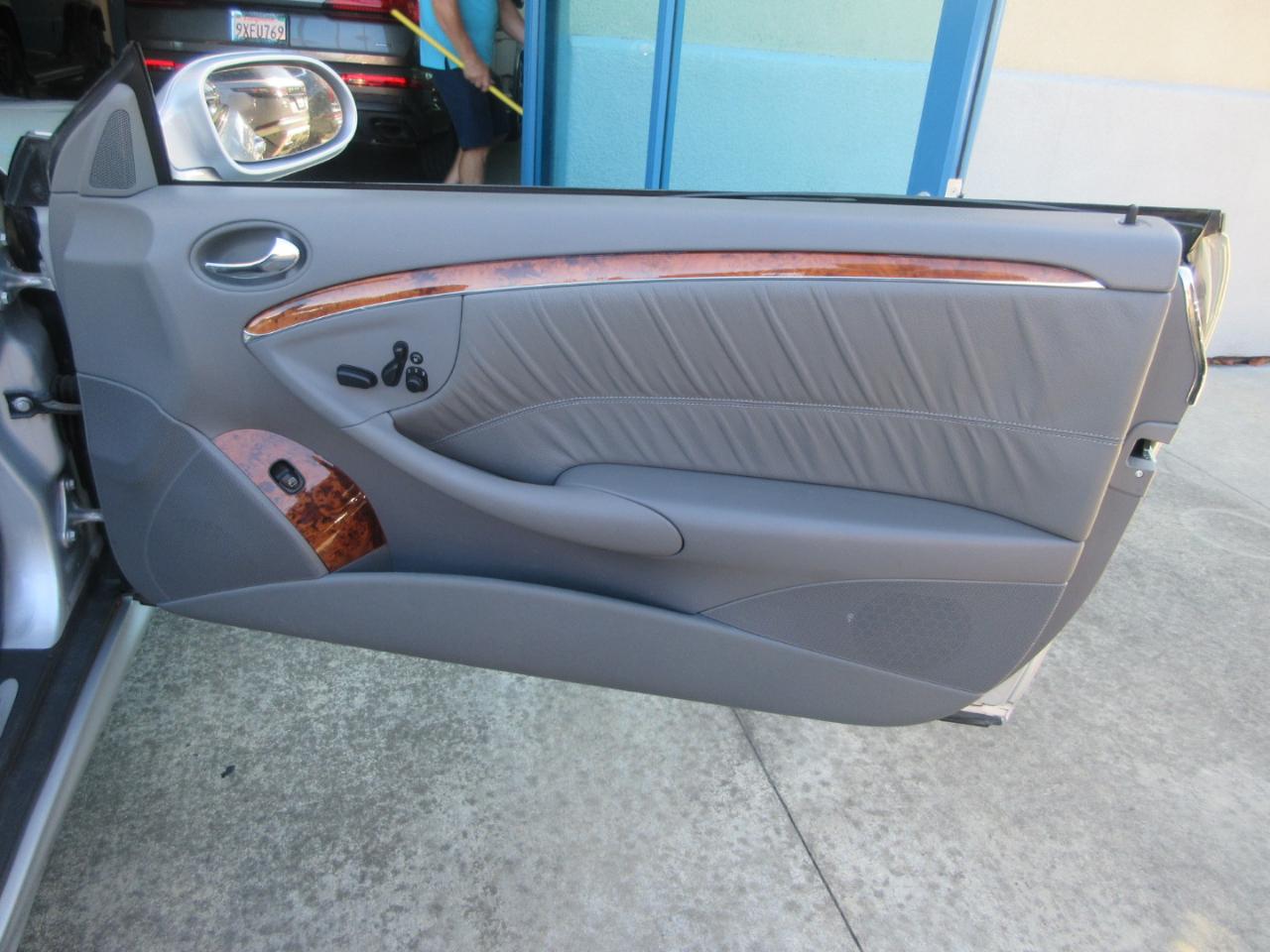 Mercedes-Benz CLK-Class 2dr Cabriolet 5.0L 2006